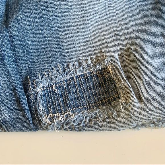 Bullhead Distressed Boyfriend Jeans  - Picture 7 of 12